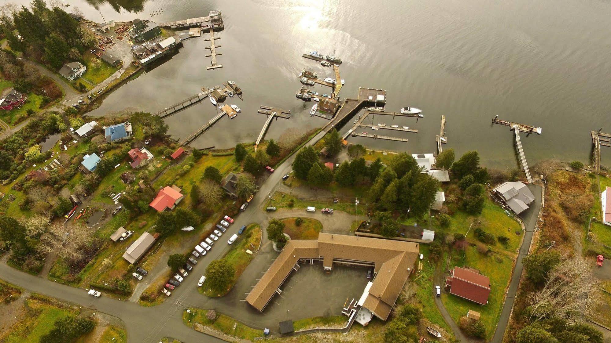 The Bamfield Motel Salmon Beach Exteriör bild